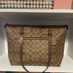 Coach signature gallery tote